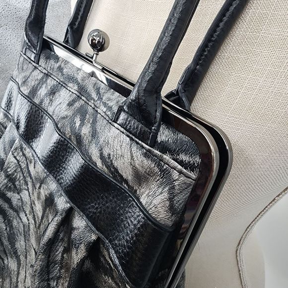 Bueno Women's‎ Shoulder Bag - Picture 2 of 8